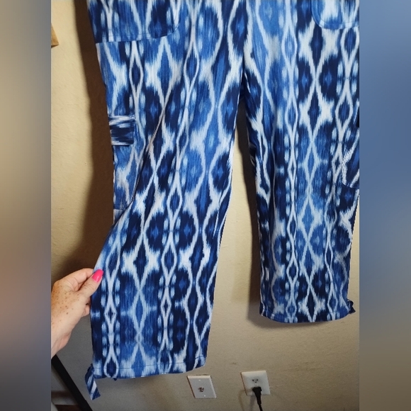 Chicos Zenergy Cropped Pants Blue Patterned Coastal Beach Boho Classy - Picture 6 of 14